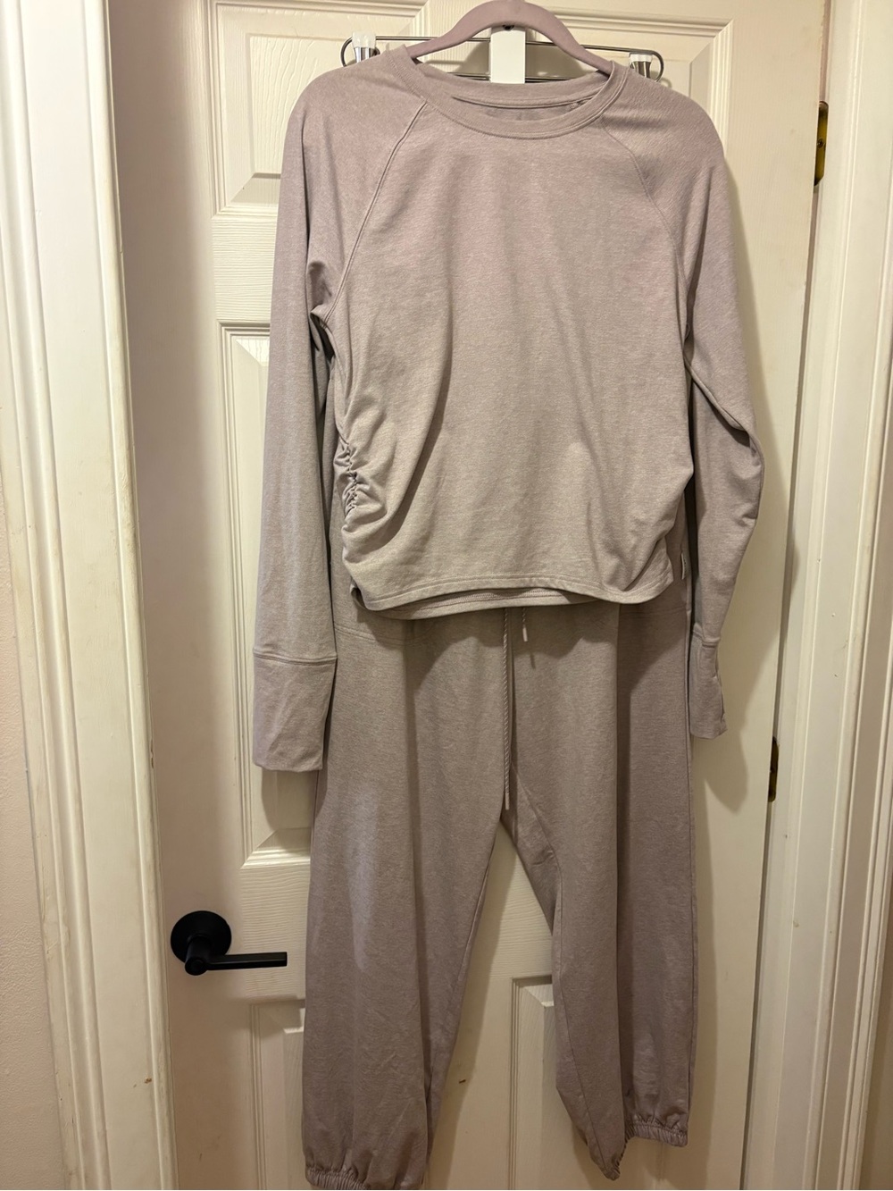 Aerie offline jogger set in taupe